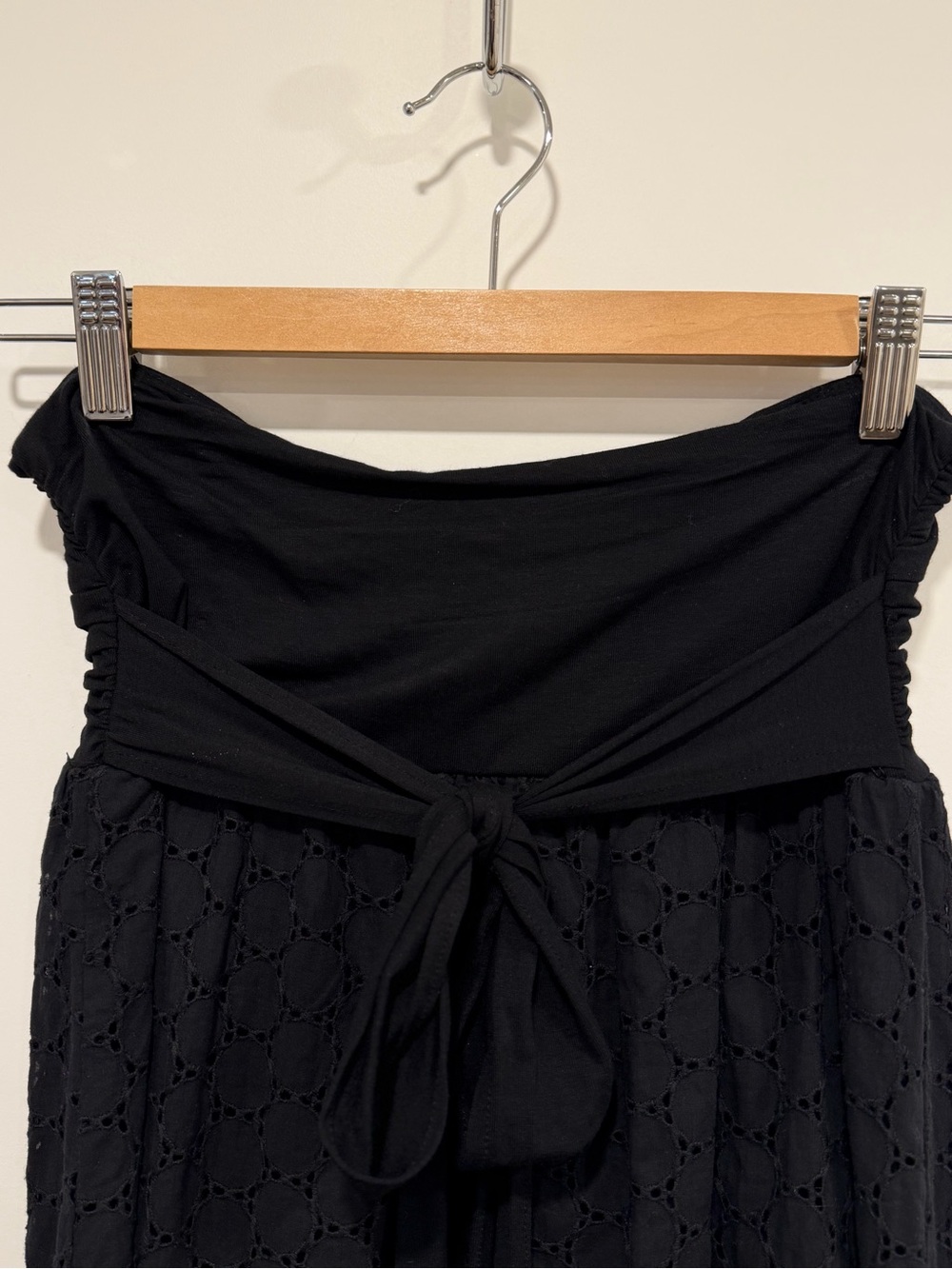 Forever 21 Black Strapless Eyelet Empire Dress - Picture 8 of 16